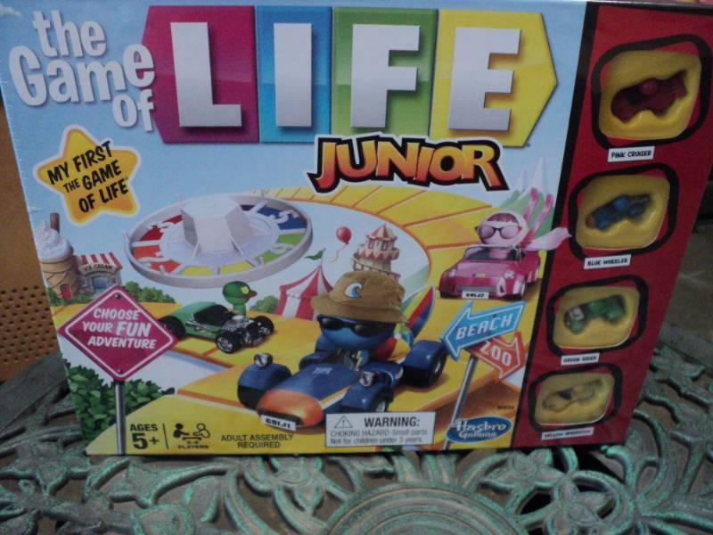 lot 15 image: The Game of Life Junior...