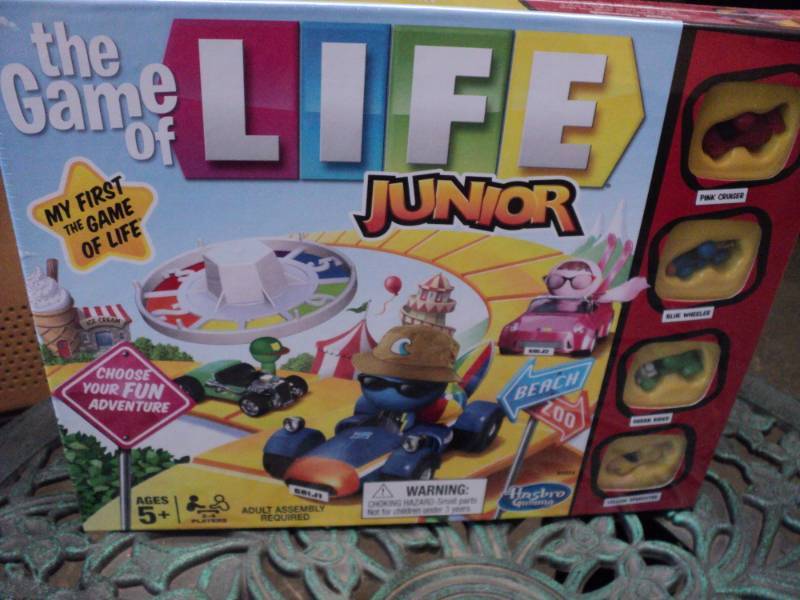 lot 16 image: The Game of Life Junior...