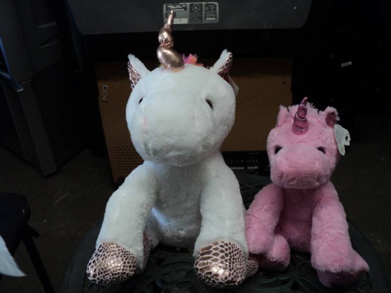 lot 21 image: 2 Unicorns...