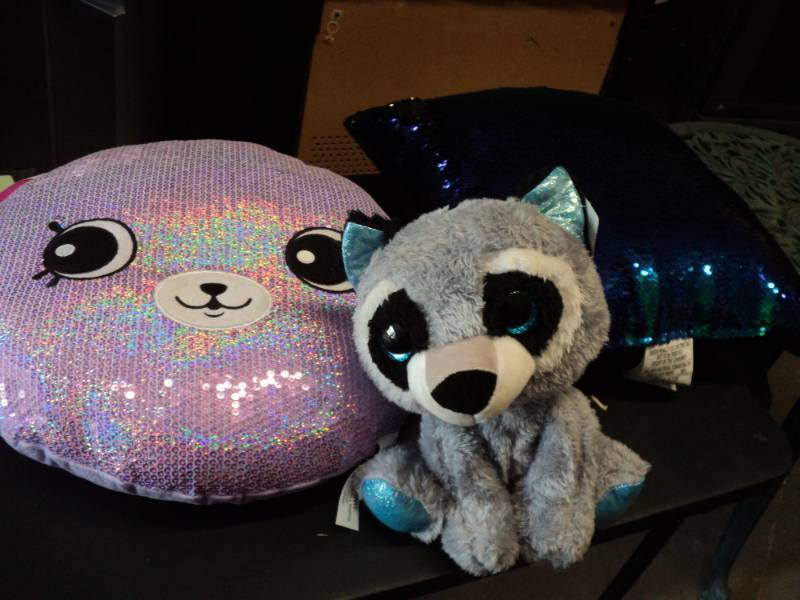 lot 49 image: 2 Pillows and a Stuffed Animal...