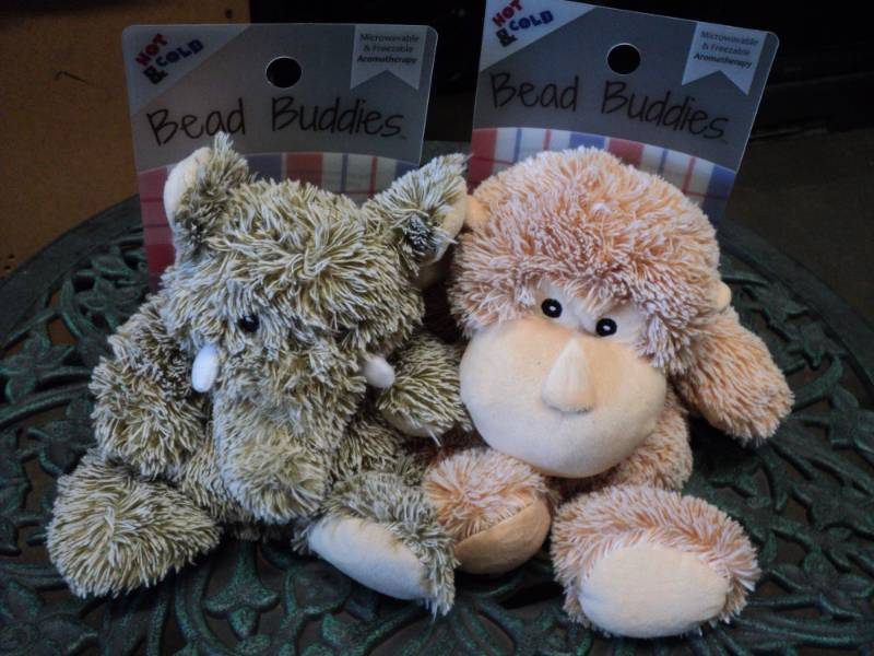 lot 94 image: 2 Bead Buddies microwavable and fr...