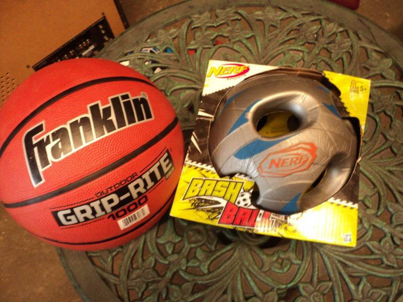 lot 127 image: Nerf Bash Ball and Outdoor Franklin...