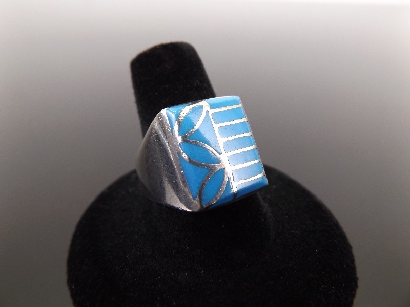 lot 44 image: .925 Sterling Silver Inlayed Blue Enamel Ring Size 8.5