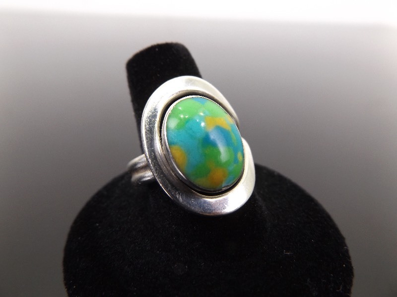 lot 49 image: .925 Sterling Silver Chinese Howlite Ring Size 8.5