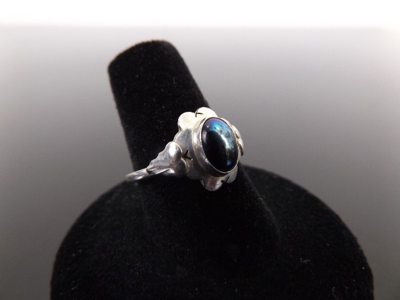 lot 52 image: .925 Sterling Silver Dichroic Glass Foil Cabochon Ring Size 7.5