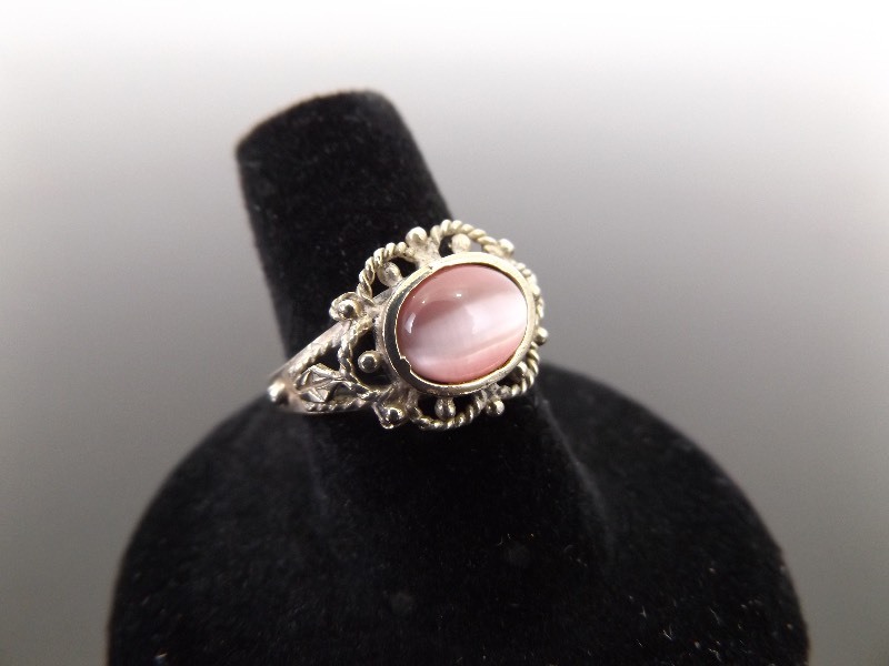 lot 60 image: .925 Sterling Silver Pink Chrysoberyl Cats Eye Ring Size 6.75