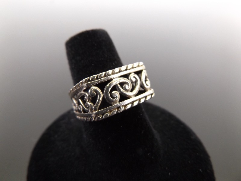 lot 72 image: .925 Sterling Silver Art Nouveau Design Ring Size 7