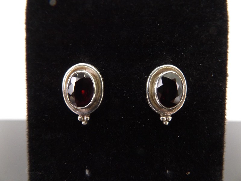 lot 86 image: .925 Sterling Silver Faceted Garnet Earrings