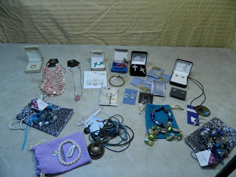 lot 15 image: Assorted New Jewelry