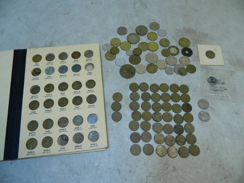 lot 17 image: Assorted Collectible Coins