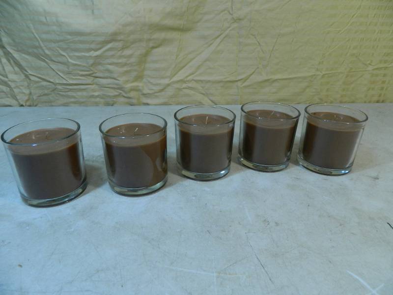lot 31 image: 5 New Mahogany Woods Candles