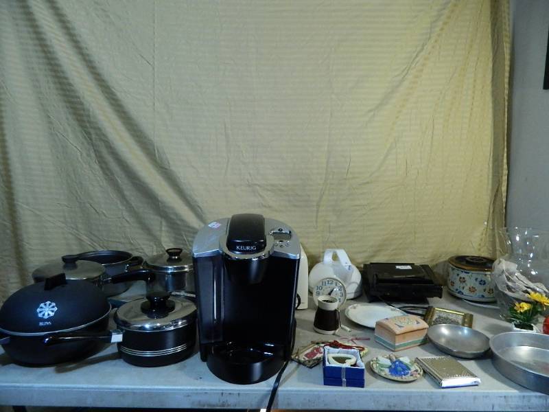 lot 68 image: Kuerig, Pans, More