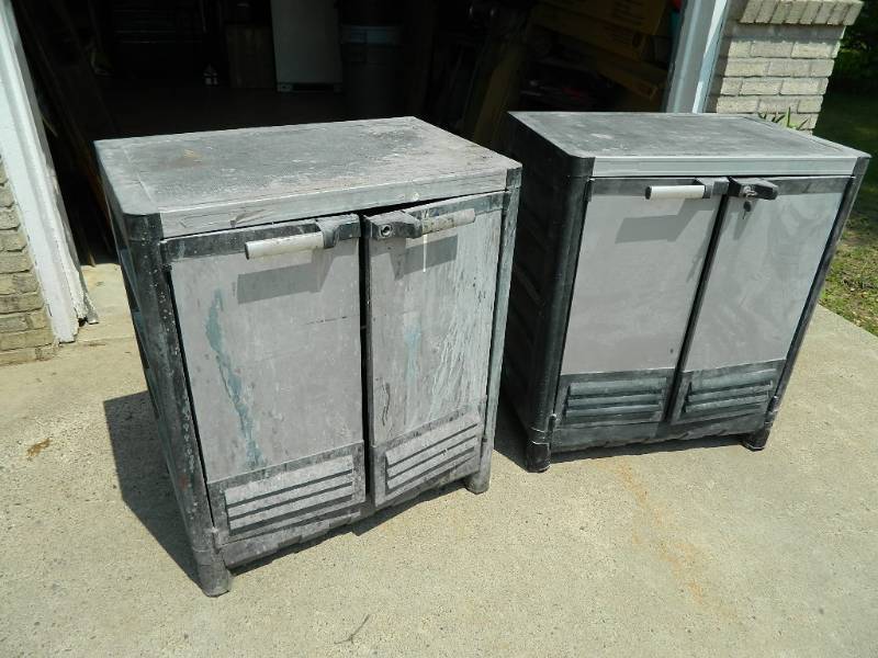 lot 49 image: 2 Shop Cabinets