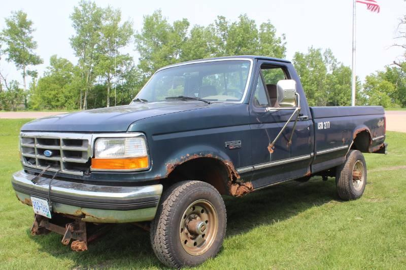 1995 Ford F250 4x4 - 98,966 Miles - Has Plow Mount