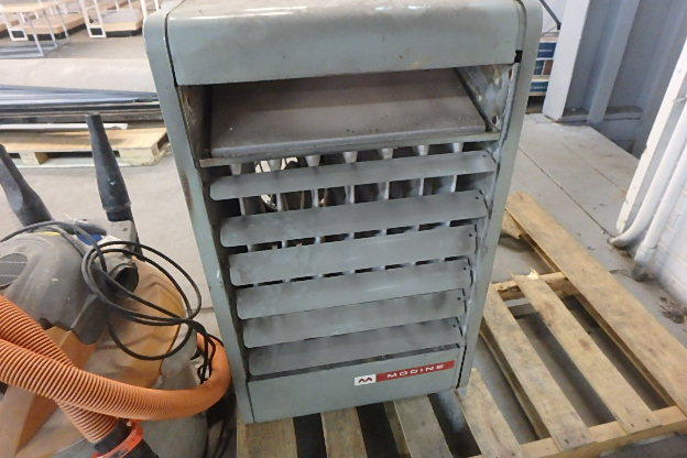 lot 3 image: Modine Heater