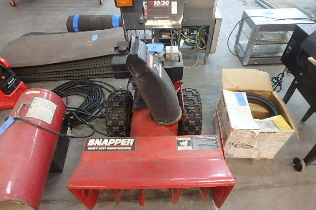 lot 8 image: Snapper Snow Thrower