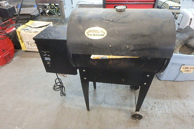 lot 11 image: CookerSmokerBBQ