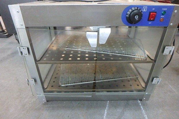 lot 18 image: WarmerHeater