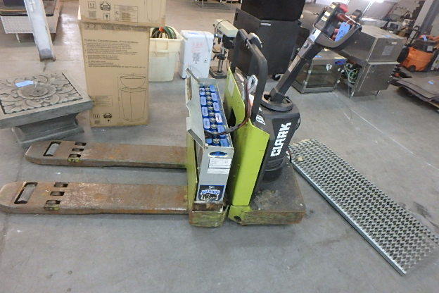 lot 24 image: Clark Electric Pallet Jack