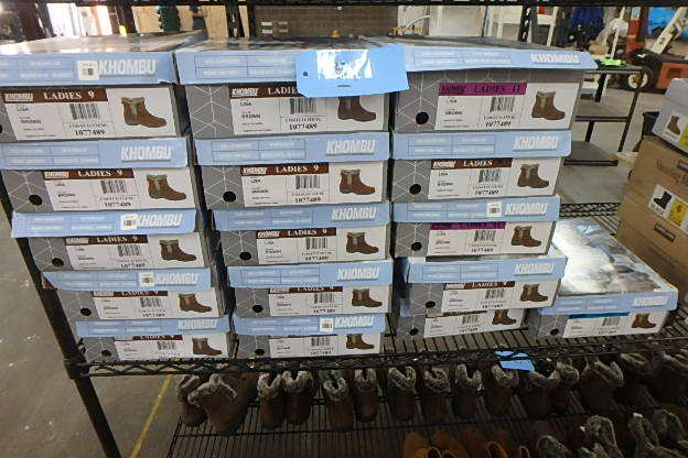 lot 51 image: 16 Pair Ladies Combi Boots