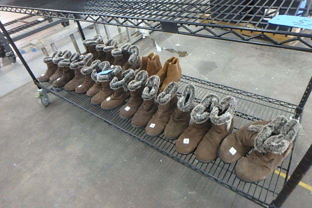 lot 54 image: 13 Pair of Boots