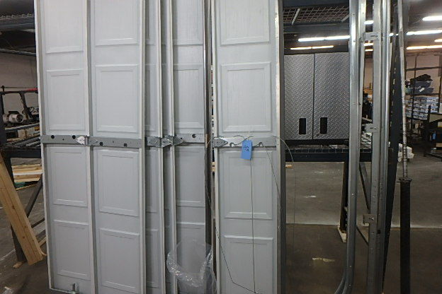 lot 59 image: Garage Door