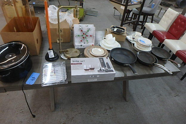 lot 61 image: Lot of House wares