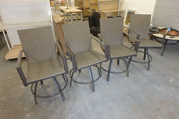 lot 105 image: 4 Patio Chairs