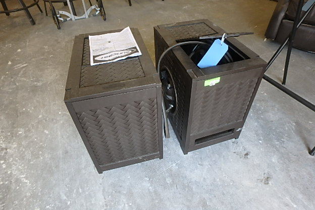 lot 110 image: Pair Suncast Auto Rewind Hose Reels