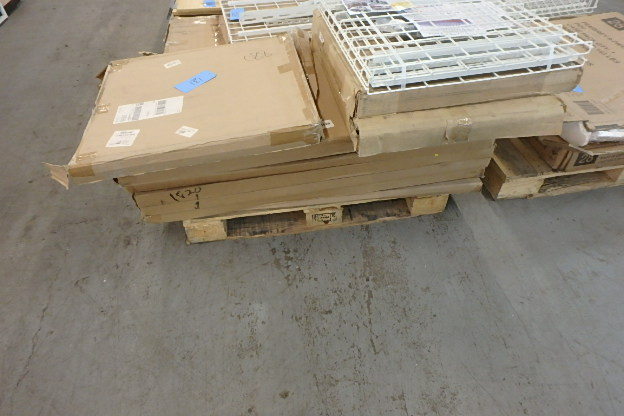 lot 131 image: Lot of SafeRack