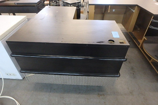 lot 138 image: Check Out Counter