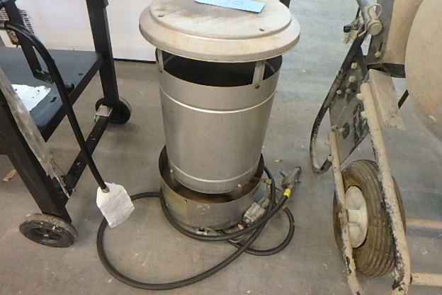 lot 140 image: Gas Heater