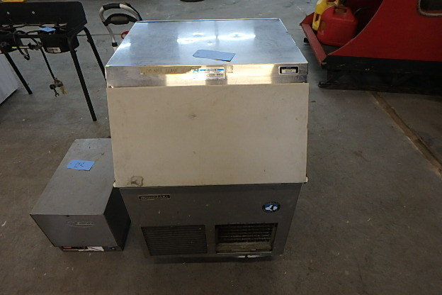 lot 143 image: Hoshizaki Ice Maker