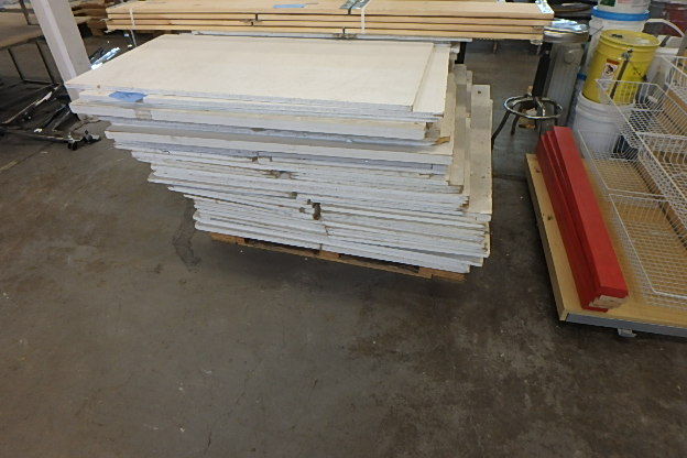 lot 152 image: Huge Lot of Racking Shelves