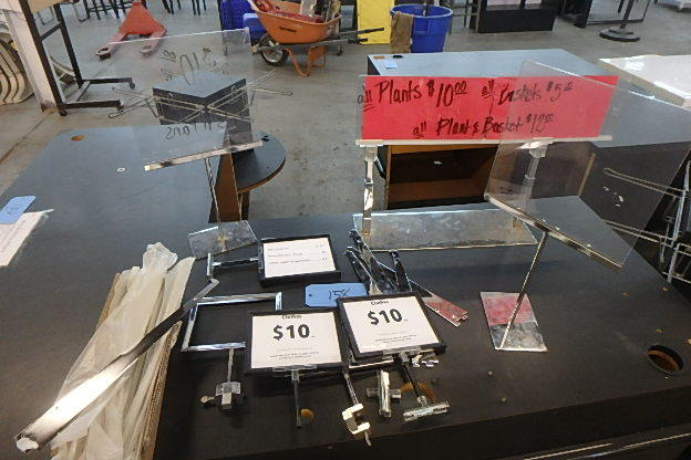 lot 158 image: Lot of Display Sign-age
