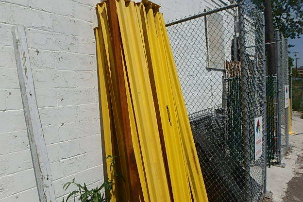 lot 162 image: Heavy Racking Barrier