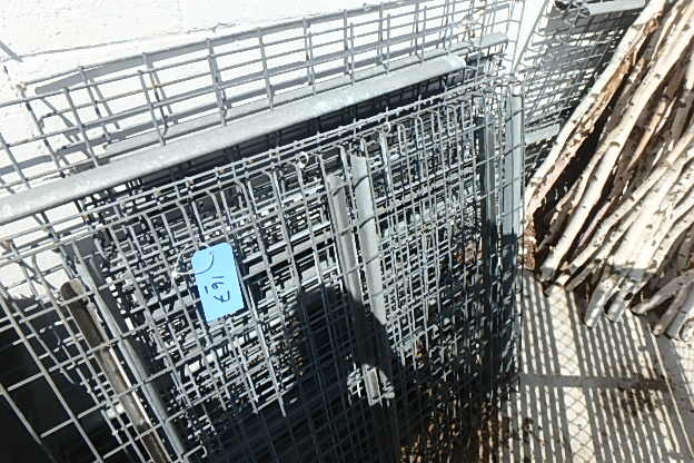lot 167 image: 8 Wire Pallets