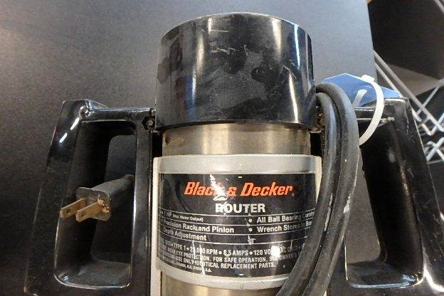 lot 194 image: Router
