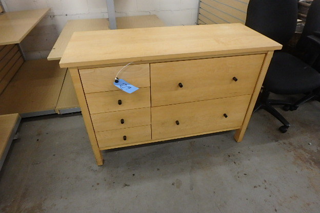 lot 219 image: Room and Board Maple