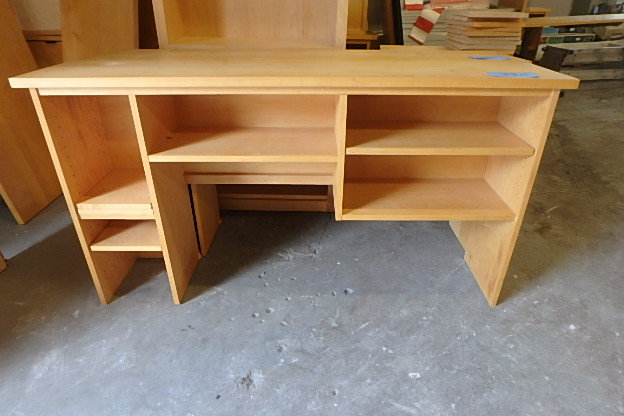 lot 220 image: Room and Board Maple