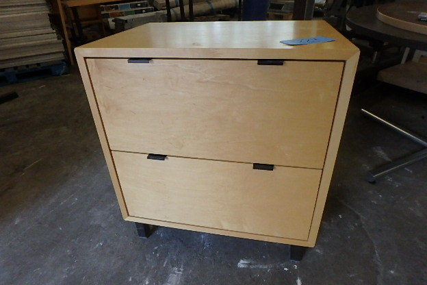 lot 224 image: Room and Board Maple