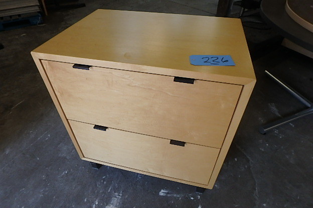 lot 226 image: Room and Board Maple
