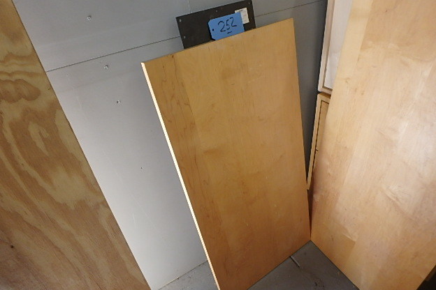 lot 252 image: Room and Board Maple Parsons Desk