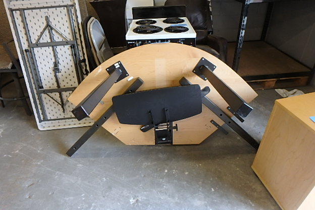 lot 255 image: Room and Board Maple Parsons Desk