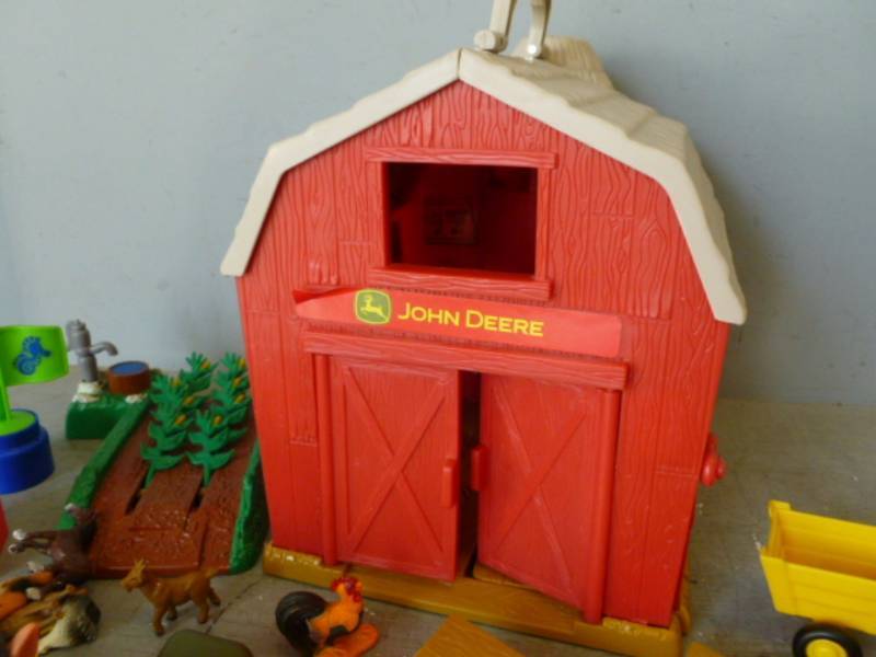 John Deere Farm Set Richmond 9 Arcade Game Garage Heater