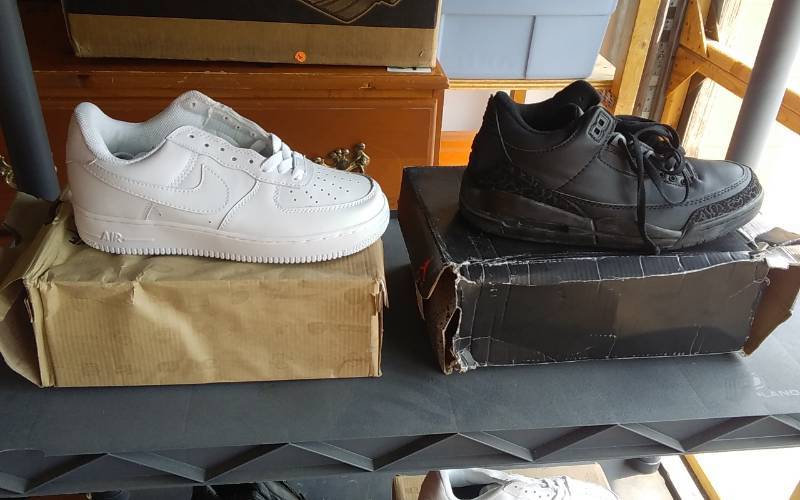 lot 10 image: 2 Pair Shoes Size 7 12 NEW