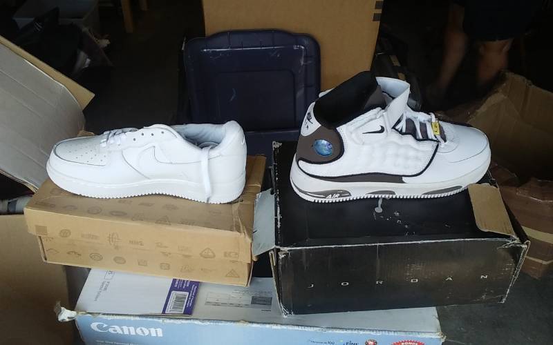 lot 13 image: 2 Pair Shoes Size 7 12 NEW