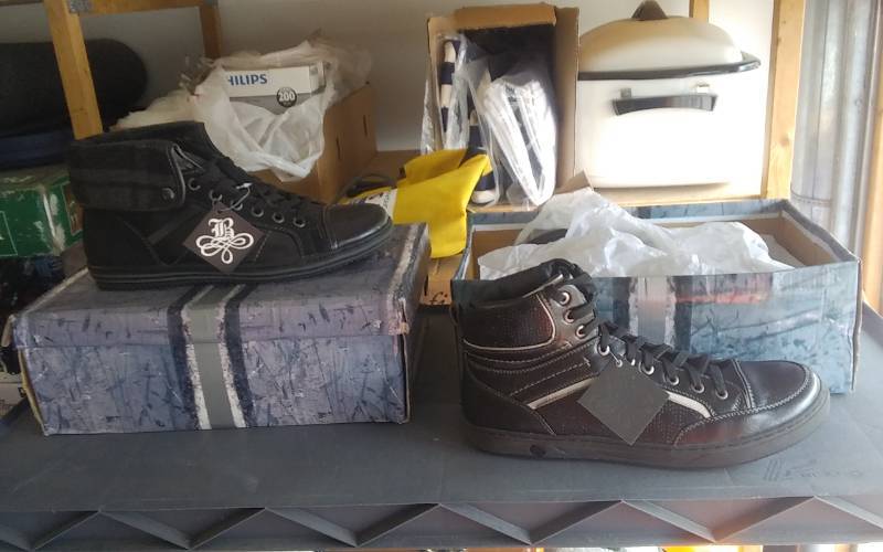 lot 24 image: 2 Pair Shoes Size 9 12 NEW