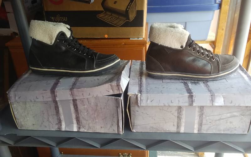 lot 25 image: 2 Pair Shoes Size 9 12 NEW