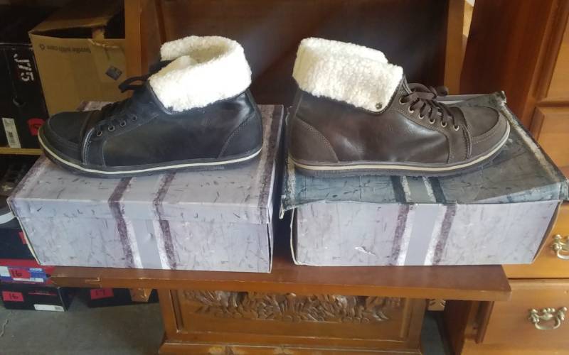 lot 30 image: 2 Pair Shoes Size 11 NEW